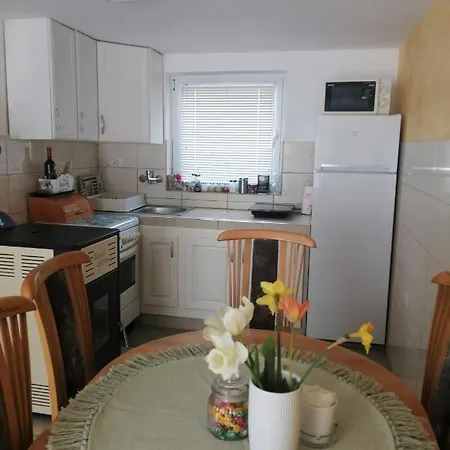 Vikendica Lep Pogled Holiday home