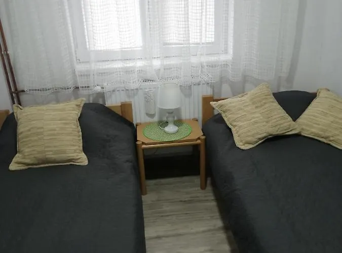 別荘 Vikendica Lep Pogled ラターニ